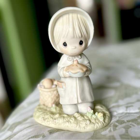 VTG Porcelain Enesco Precious Moments November Month Motif Holding Pie Art Decor - Picture 5 of 13